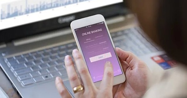 Được yêu cầu chuyển 100 triệu đồng vào tài khoản của chính mình, người phụ nữ Đồng Nai phải vội vàng báo công an xã