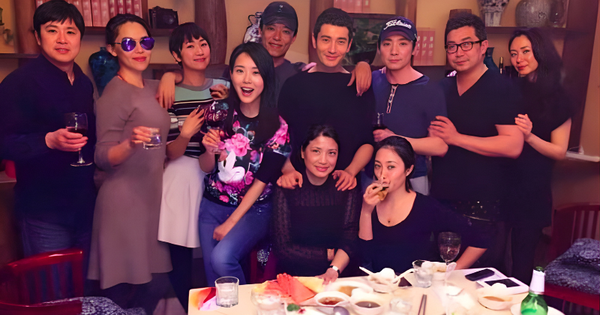 Đi họp lớp tranh thanh toán hóa đơn 211 triệu: Về đến nhà, cô gái đơ người vì 1 cảnh tượng, thề không có lần sau