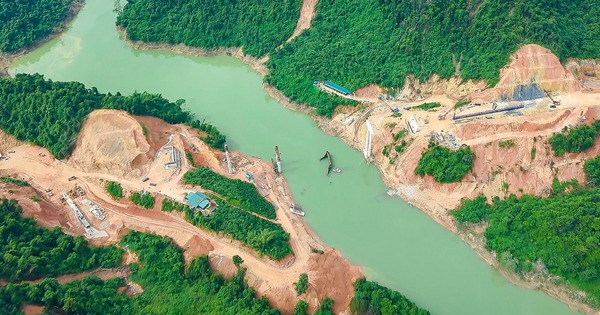 Hơn 400 mũi thi công, 6.000 nhân sự, 2.700 thiết bị dồn lực đẩy nhanh tiến độ 2 cao tốc để thông tuyến cuối năm theo chỉ đạo của Thủ tướng