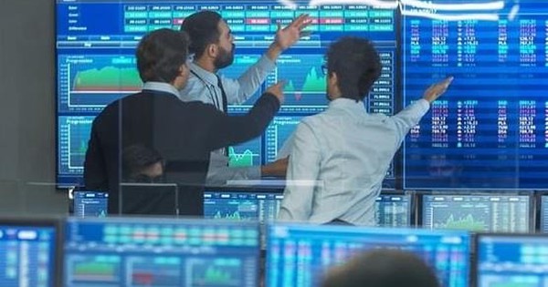 Phiên 7/10: Khối ngoại tiếp đà bán ròng hơn nghìn tỷ, ngược chiều tung 260 tỷ "gom" một cổ phiếu bluechip