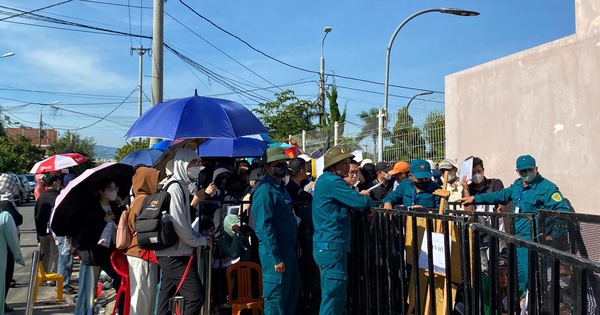 Sở Xây dựng Đà Nẵng nói gì về tình trạng chen lấn nộp hồ sơ mua nhà ở xã hội?