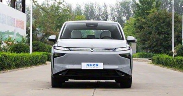 'Ông trùm' xe tải tại Việt Nam ra mắt SUV ngang cỡ Honda CR-V: đi Hà Nội-Quảng Bình chỉ trong 1 lần sạc, giá chưa tới 500 triệu đồng