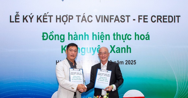 FE CREDIT hợp tác VinFast mang đến “combo” mua xe máy điện trả trước chỉ từ “0 đồng”