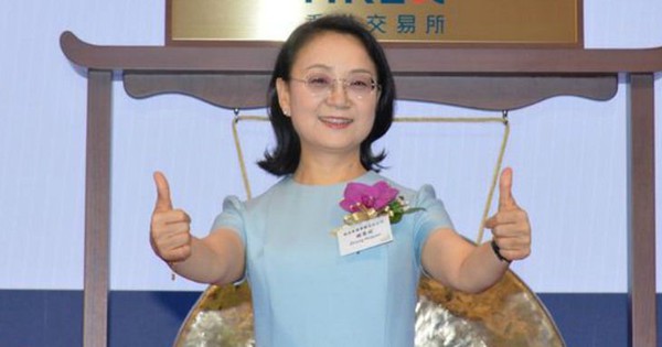 Phú bà 64 tuổi sở hữu khối tài sản 527.000 tỷ đồng: Được quan tâm chẳng kém siêu sao showbiz, dù im lặng vẫn khiến cả thế giới xôn xao!