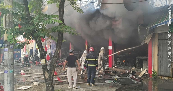 Hà Nội: Cháy lớn tại 1 siêu thị điện máy