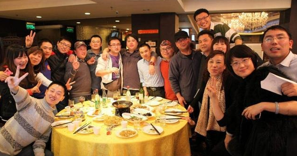 Đi họp lớp tự bỏ hơn 1 triệu bù hoá đơn: Về phòng, tôi chết sững trước 3 câu nói của bạn cũ, âm thầm rời nhóm chat