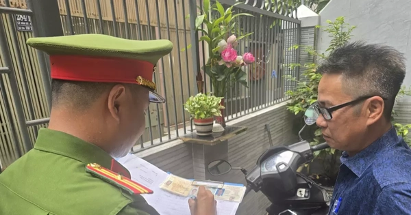 Từ 1/12, người mua bán xe không làm thủ tục đúng hạn có thể bị phạt đến 12 triệu đồng