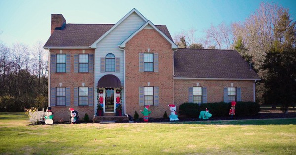 Tự mua nhà thì không đủ tiền, chờ lấy chồng còn vô vọng hơn: Giới trẻ rủ bạn thân mua nhà, cùng ghi tên vào sổ đỏ!