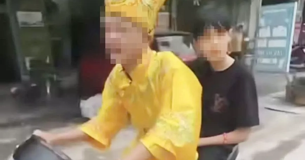 ‘Táo giao thông’ phóng xe không mũ, bị Cảnh sát giao thông xử phạt hàng loạt lỗi