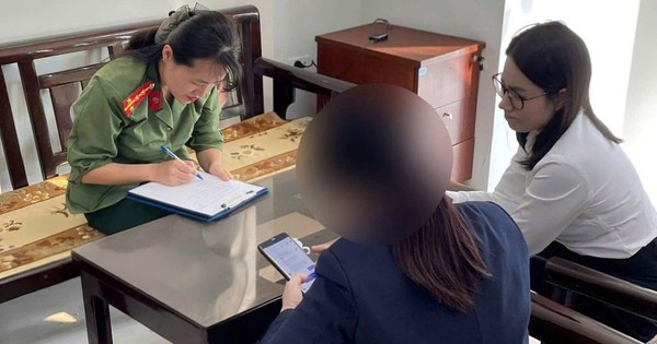 Người phụ nữ đến ngân hàng BIDV chuyển 250 triệu đồng, nhân viên giao dịch khẳng định có bất thường, mời công an xác minh