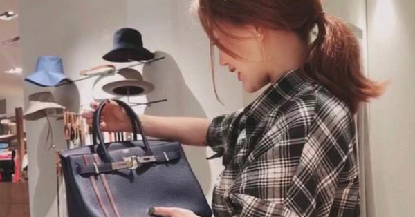 Chi 480 triệu đồng mua Hermès Birkin, cô gái đổi trả 2 lần vẫn chỉ nhận được túi fake liền khởi kiện, tòa tuyên bố: “Phải bồi thường 1,4 tỷ đồng”