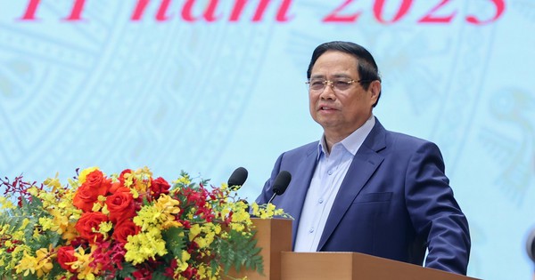 Từ chuyện một phụ huynh phải đi 19km lên trụ sở UBND xã để lấy xác nhận khai sinh, rồi lại gửi ra Hà Nội cho con, Thủ tướng nhấn mạnh điều này