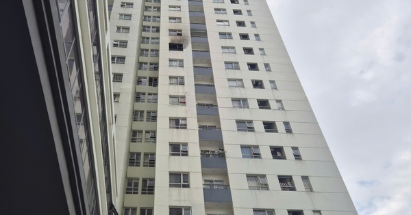 CLIP: Cháy chung cư Dream Home Palace ở TP HCM