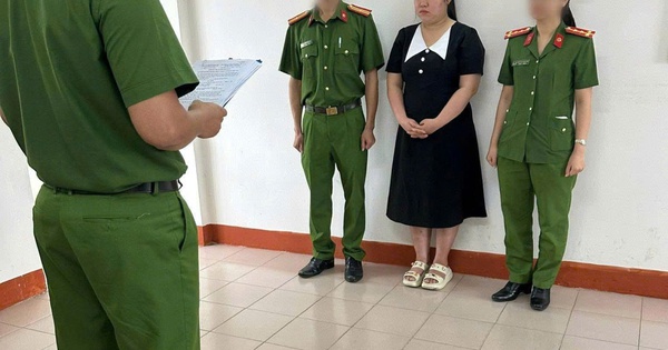 Bắt tạm giam Nguyễn Thị Phương Uyên