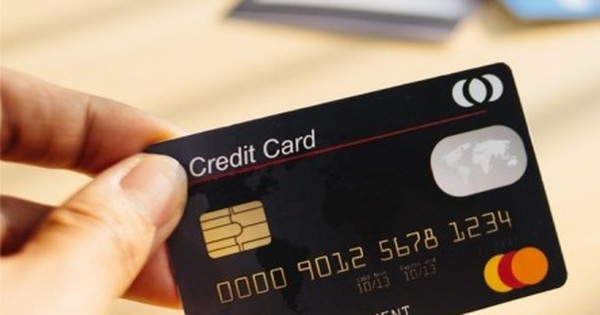Lãi suất thẻ tín dụng tăng mạnh, cao nhất lên 22%/năm