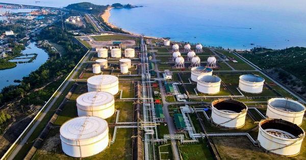 Lọc hóa dầu Bình Sơn bị cảnh cáo vì chậm nộp hồ sơ khai thuế