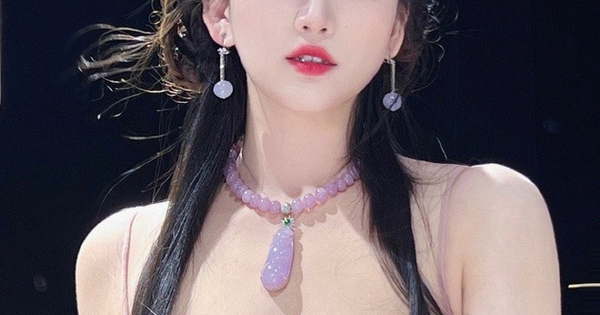 "Phú bà" xứ Trung sở hữu nhan sắc khiến mọi người ngẩn ngơ, cuộc sống trong biệt phủ 1.200m² xa hoa đến choáng váng