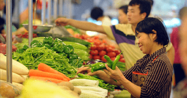 Chị bán rau ở chợ đầu mối chia sẻ: 4 loại rau tăng sốc nhất tháng này – và 4 món rẻ bằng một nửa để thay thế ngay