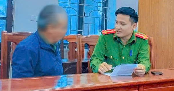 Nghe điện thoại từ số lạ, cụ ông 77 tuổi mang 300 triệu đồng đến ngân hàng chuyển tiền