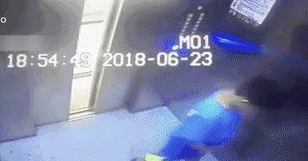 Đứa trẻ tè bậy trong thang máy, phản ứng của bà mẹ nhận được vô số lời khen ngợi: Đây chính là cách dạy con "chuẩn sách giáo khoa"