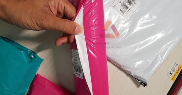 Mua áo khoá trên sàn TMĐT, người phụ nữ nhận hàng "mới cứng” nhưng thứ trong túi áo mới ngỡ ngàng: “Lần đầu gặp chuyện khó tin đến vậy…”