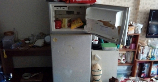 Mở tủ lạnh, bé gái 14 tuổi suýt mất ngón tay cái