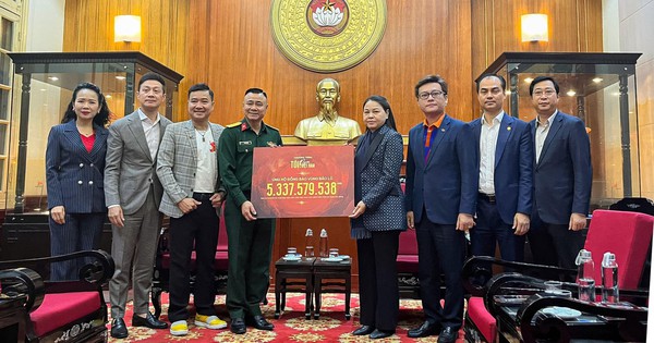 Đêm nhạc “Tôi! Người Việt Nam” & 5,3 tỷ đồng chuyển tới đồng bào bão lũ