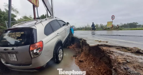 Khung cảnh tan hoang ‘rốn lũ’ Hòa Thịnh