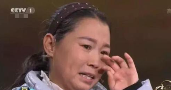 Mang "cành cây" đi thẩm định, nông phụ khẳng định do người ăn xin tặng: Chuyên gia quát lớn 'Cô nói dối!'