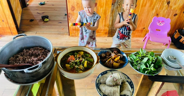 Từng sống trong căn phòng trọ chật chội ở thành phố, vợ chồng trẻ quyết định về quê để con có tuổi thơ trọn vẹn