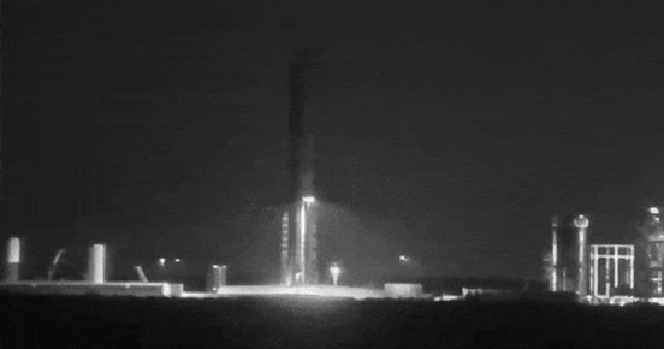 Tên lửa khổng lồ của tỷ phú Elon Musk lại gặp trục trặc trong cuộc đua với Trung Quốc