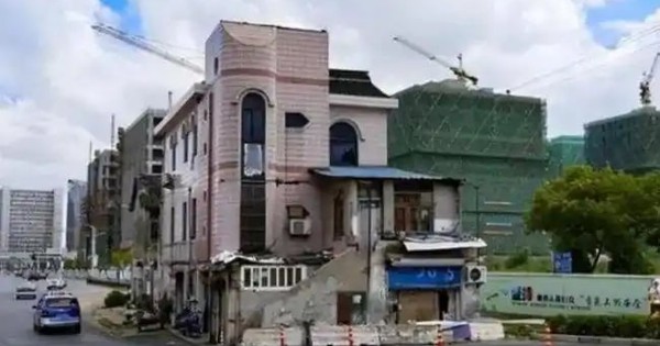 Chủ căn nhà 300m² từ chối khoản đền bù hơn 10 tỷ đồng và 4 căn nhà, tuyên bố: “Không nhận được 371 tỷ và 6 căn nhà thì không di dời!”