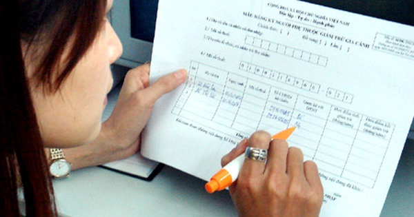 Công ty yêu cầu giấy xác nhận ‘thu nhập dưới 1 triệu đồng/tháng’ do UBND xã cấp để đăng ký người phụ thuộc, nhưng UBND xã từ chối, Cơ quan Thuế nói gì?