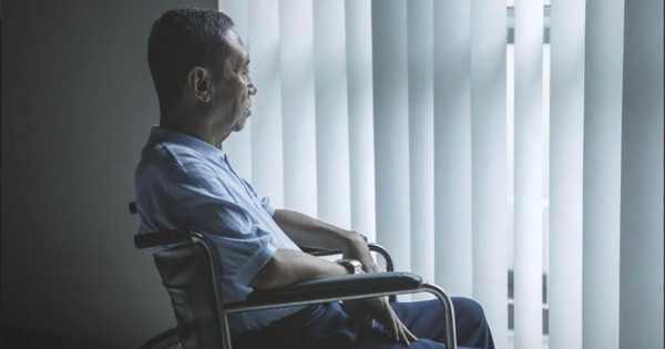 Tôi 70 tuổi, lương hưu 20 triệu đồng/tháng vẫn lâm vào cảnh cơ cực: Nhìn đồng nghiệp sung túc mới hiểu 1 sai lầm chí mạng