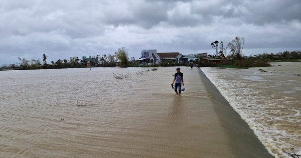 Gia Lai họp khẩn, yêu cầu sơ tán dân trong đêm vì nước sông dâng cao
