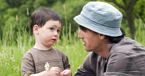 Cha mẹ có EQ thấp thường làm 3 điều này