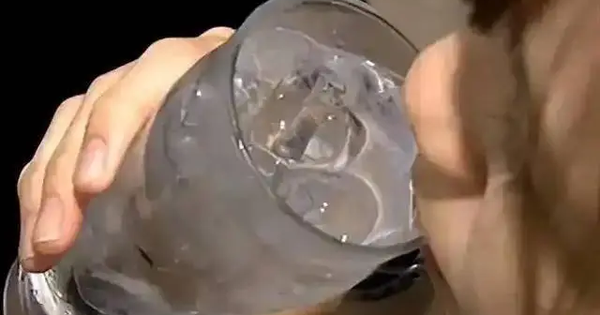 Ngày càng có nhiều người nhồi máu cơ tim buổi sáng, bác sĩ nghẹn giọng nói có 3 loại nước là thủ phạm: "Uống ít 3 món này đi thôi"