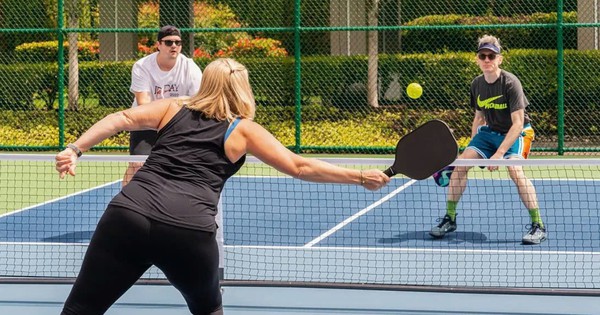 Thành phố xem xét cấm pickleball vì ồn ào