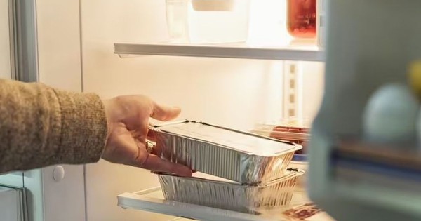Sai lầm khi bảo quản đồ ăn thừa trong tủ lạnh khiến vi khuẩn sinh sôi, đe dọa sức khỏe