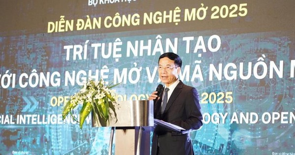 Bộ trưởng Nguyễn Mạnh Hùng: Công nghệ số đang trở thành 'không khí thở' của thời đại mới nên 'nó phải rẻ như không khí'