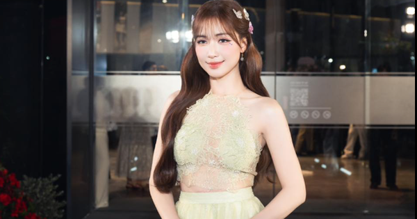 Hòa Minzy bức xúc: "Khổ quá trời khổ rồi!"