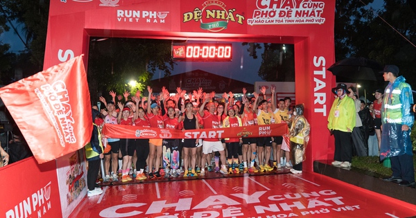 Hàng nghìn người xuống đường vì tình yêu phở Việt