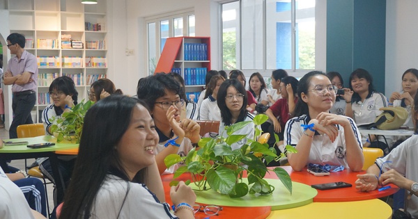 Bão Kalmaegi: Sở GD-ĐT TP HCM thông báo khẩn yêu cầu tạm hoãn mọi hoạt động ngoài giờ chính khóa