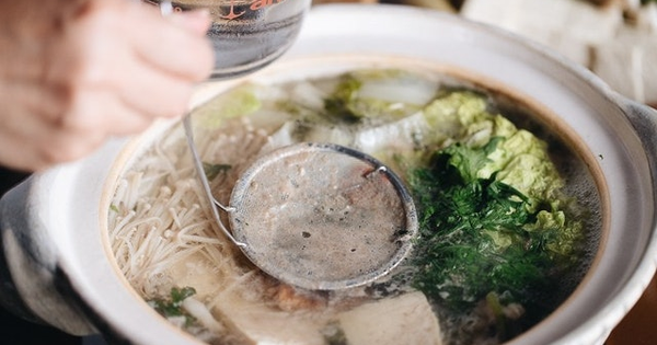 Bọt nổi trên nồi lẩu, thịt luộc là chất bẩn hay chất bổ? Chuyên gia: Ăn được hay không chỉ nhìn 1 điểm