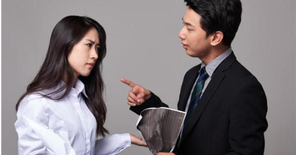 Cô gái làm rơi trang sức gần 700 triệu đồng, đồng nghiệp nhặt được đòi 180 triệu đồng "cảm ơn" như đã hứa: Tòa phán "anh không được 1 đồng nào"