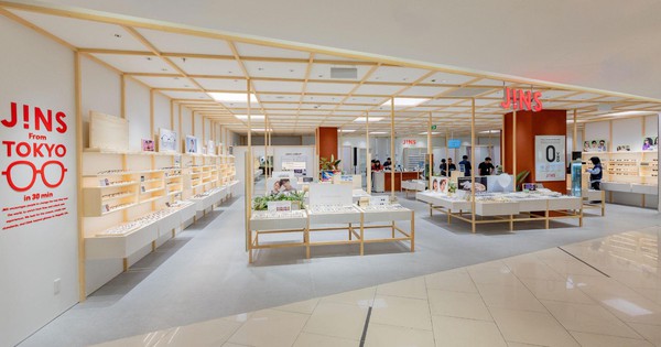 Thương hiệu JINS đẩy mạnh chiến lược, mở 3 cửa hàng liên tiếp tại Việt Nam