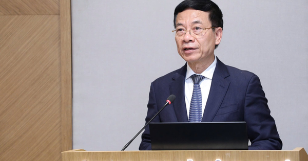 Bộ trưởng Nguyễn Mạnh Hùng: Nếu cán bộ xã thụ động chờ cấp trên cầm tay chỉ việc, chúng ta sẽ không bao giờ theo kịp thực tiễn đang thay đổi từng ngày