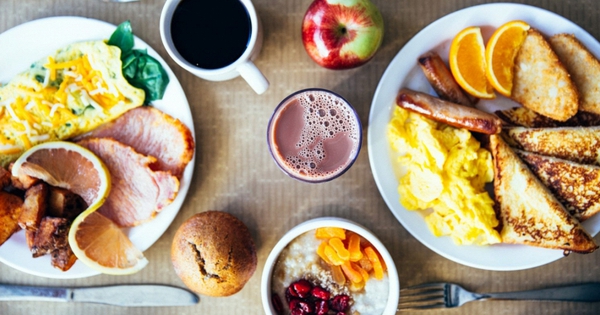 Ngày càng nhiều người tử vong vì tiểu đường, bác sĩ cảnh báo: 4 việc này hại chẳng kém ăn đồ ngọt, khiến đường huyết tăng vọt "không phanh"