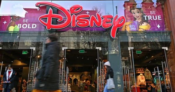 Ai rồi cũng lao vào cuộc đua AI: Disney rót 1 t...