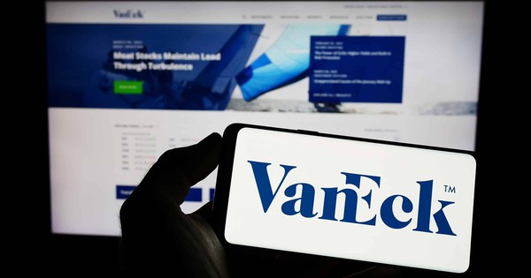 Quỹ ETF ngoại quy mô 15.000 tỷ thêm mới TCX, dự kiến bán mạnh VIC